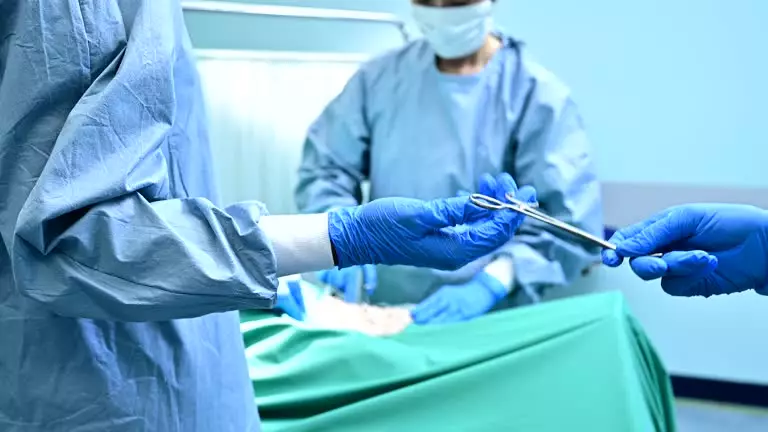 Түркістандық сәбидің ішкі қуысынан ине табылды