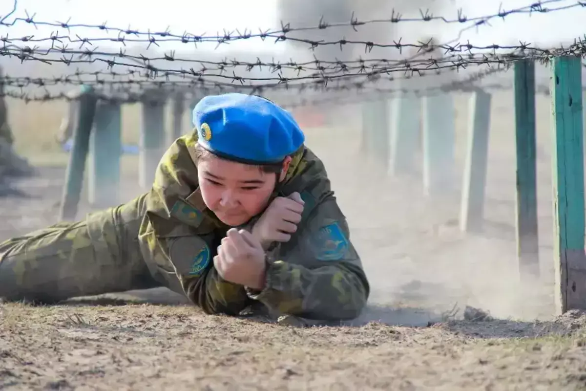 В Казахстане подростки идут на военные сборы - новости на Lada.kz 25.01.2026