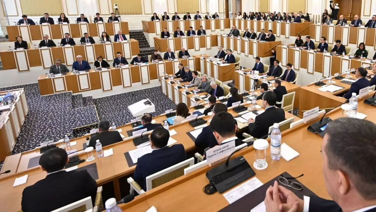 Конституциялық кеңес комиссияның алғашқы отырысын қорытындылады