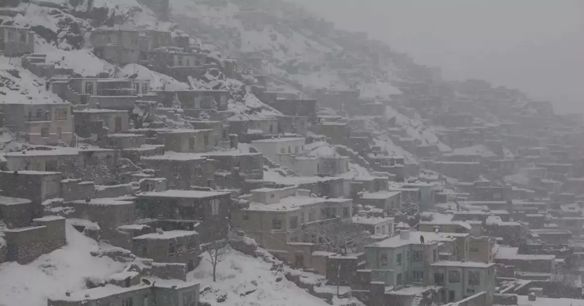  Ауғанстанда қалың қар жауып, салдарынан кем дегенде 61 адам мерт болды 