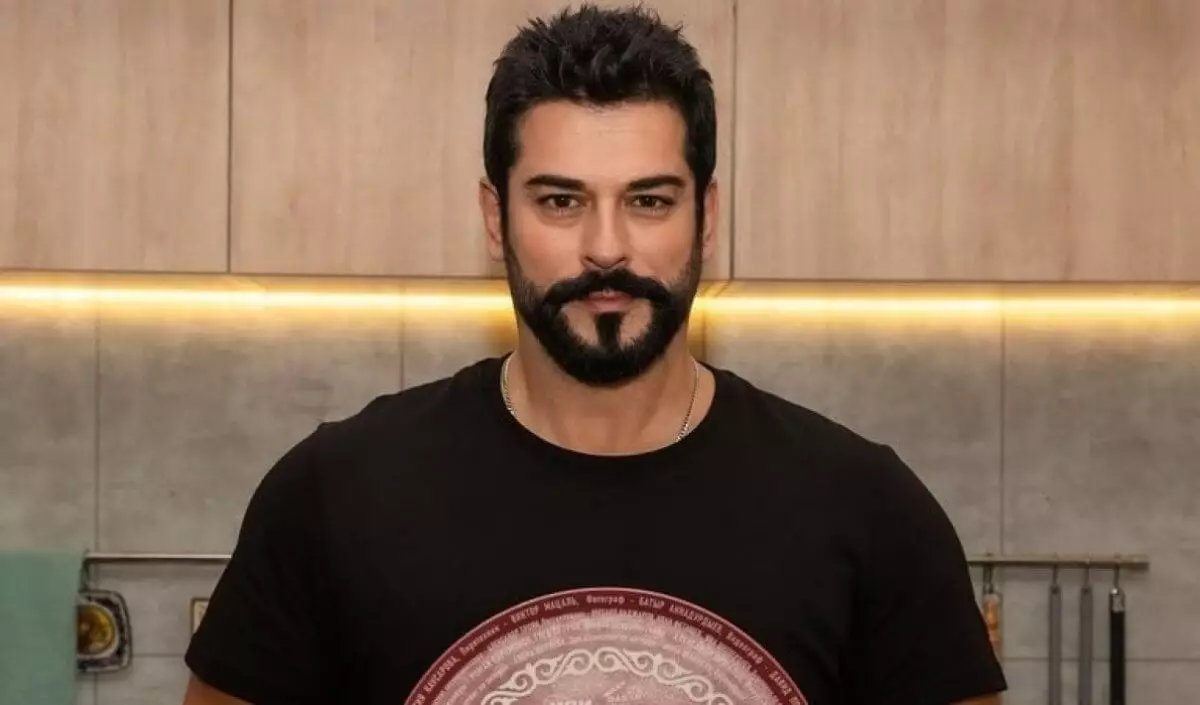 Звезда "Королек – птичка певчая" впервые за 10 лет украсил обложку журнала