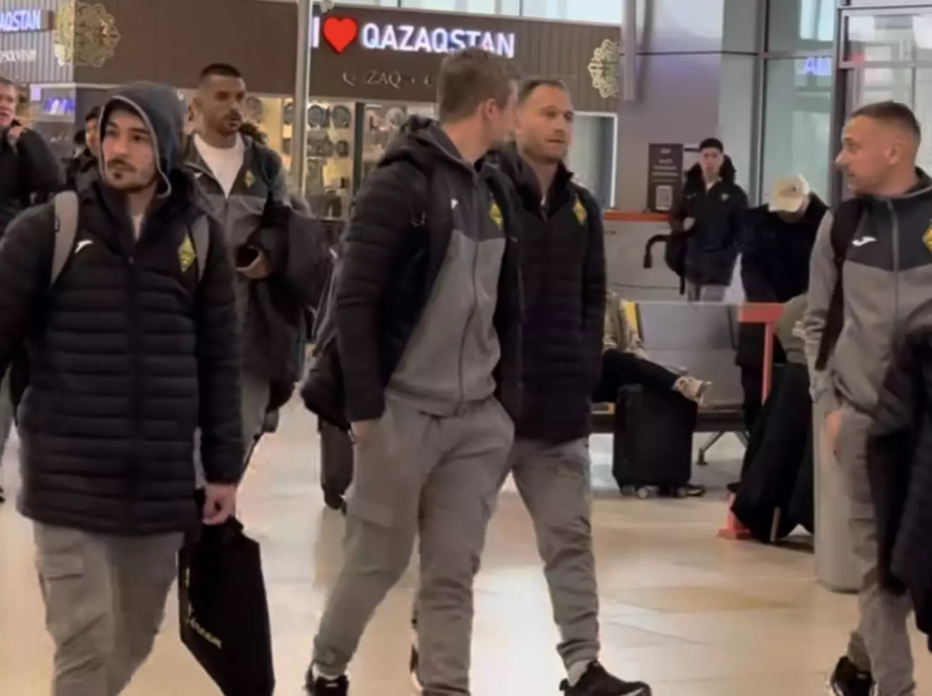 «Кайрат» отправился в Лондон на матч с «Арсеналом»