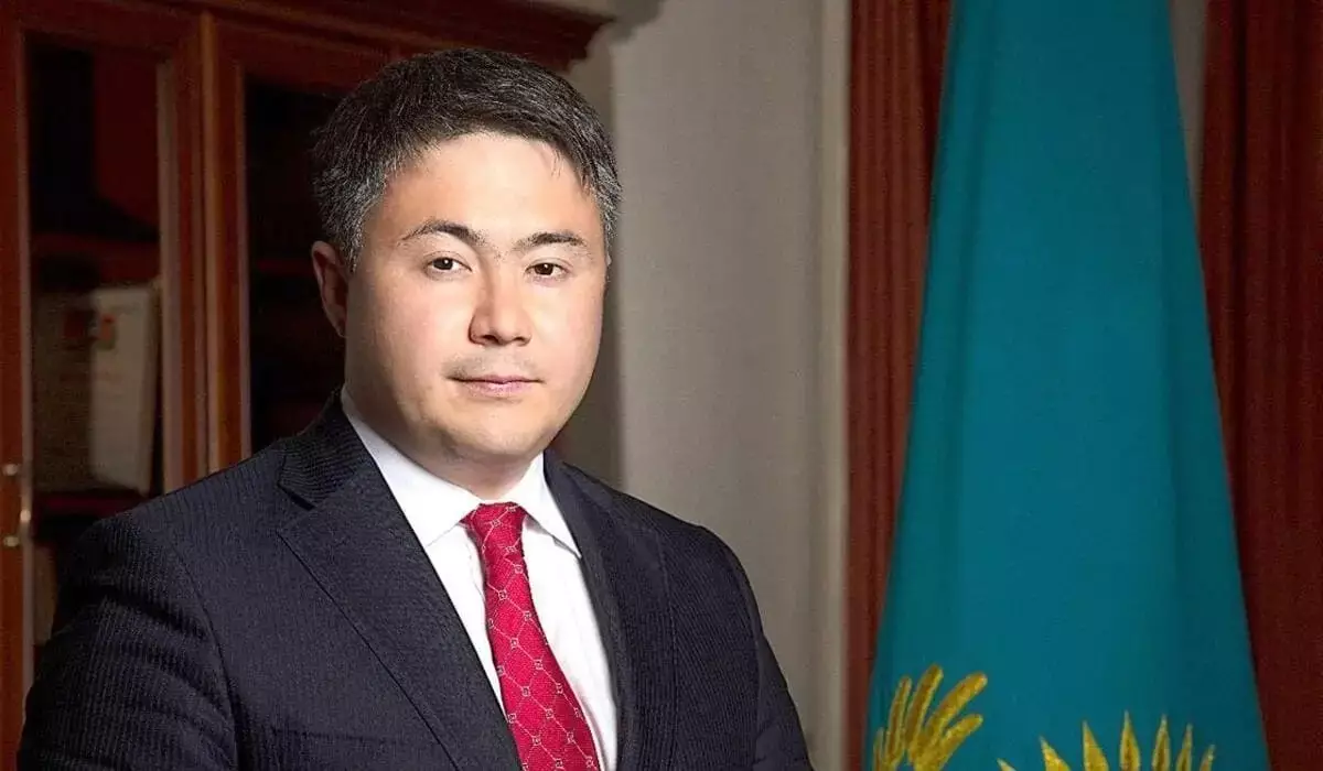 Доллар по 1500 тенге: глава Нацбанка оценил вероятность такого курса