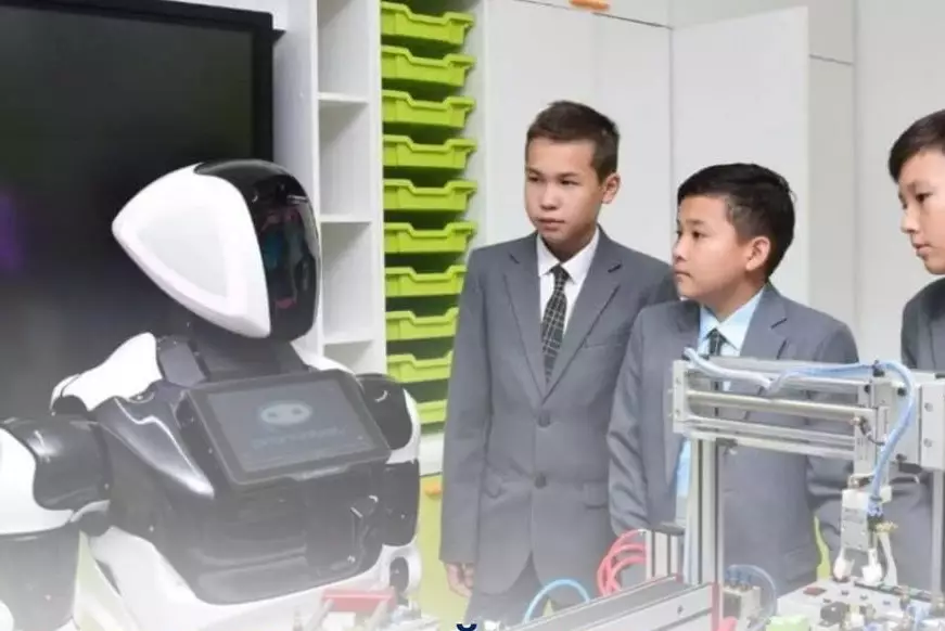 ИИ сделал уроки более наглядными и интерактивными в школах Казахстана