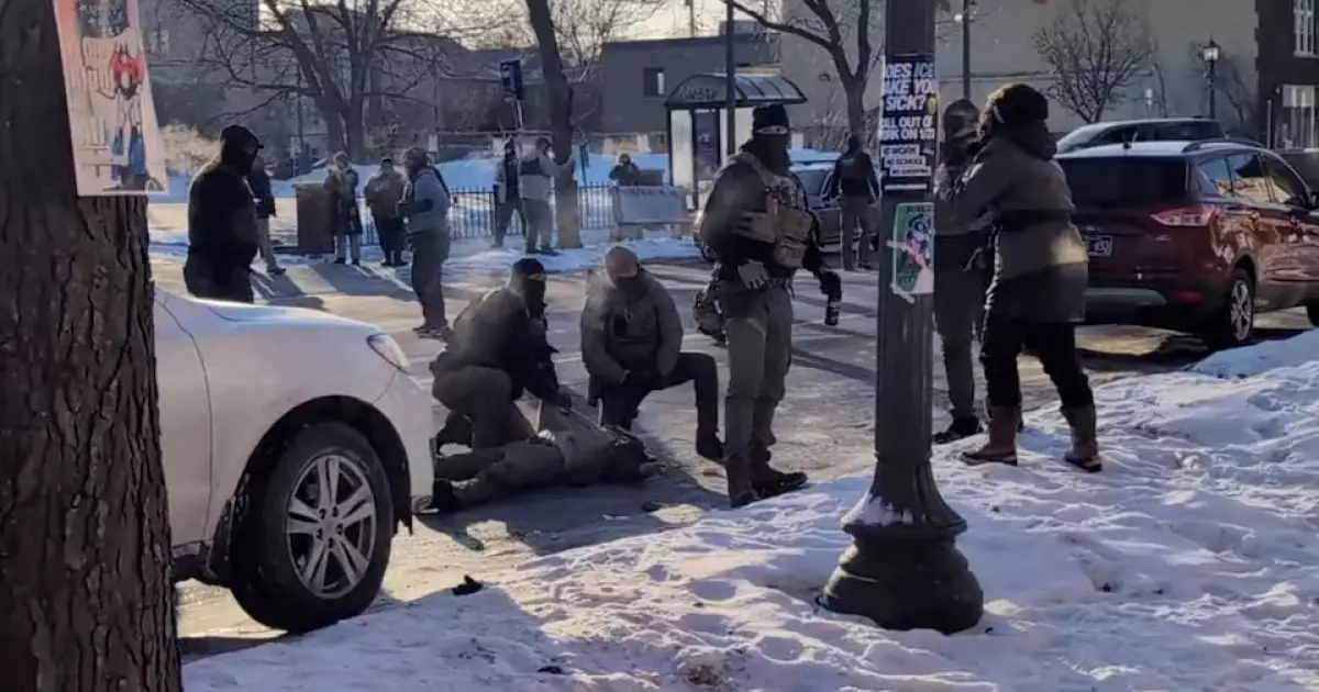   АҚШ-тағы атыс: федералдық агенттер қарапайым азаматты атып кетті   