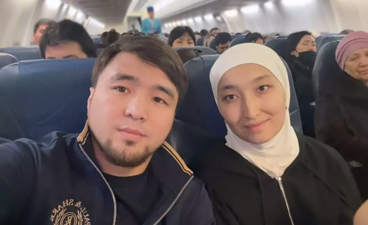 «Әйелімді анам таңдап берді»: Елдос Сметов қалай үйленгенін ашық айтты (ВИДЕО)