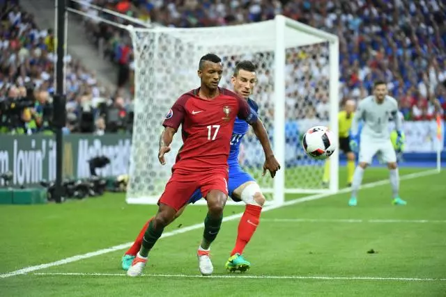 В 39 лет Наньи вышел из отставки и подписал контракт с клубом в Казахстане