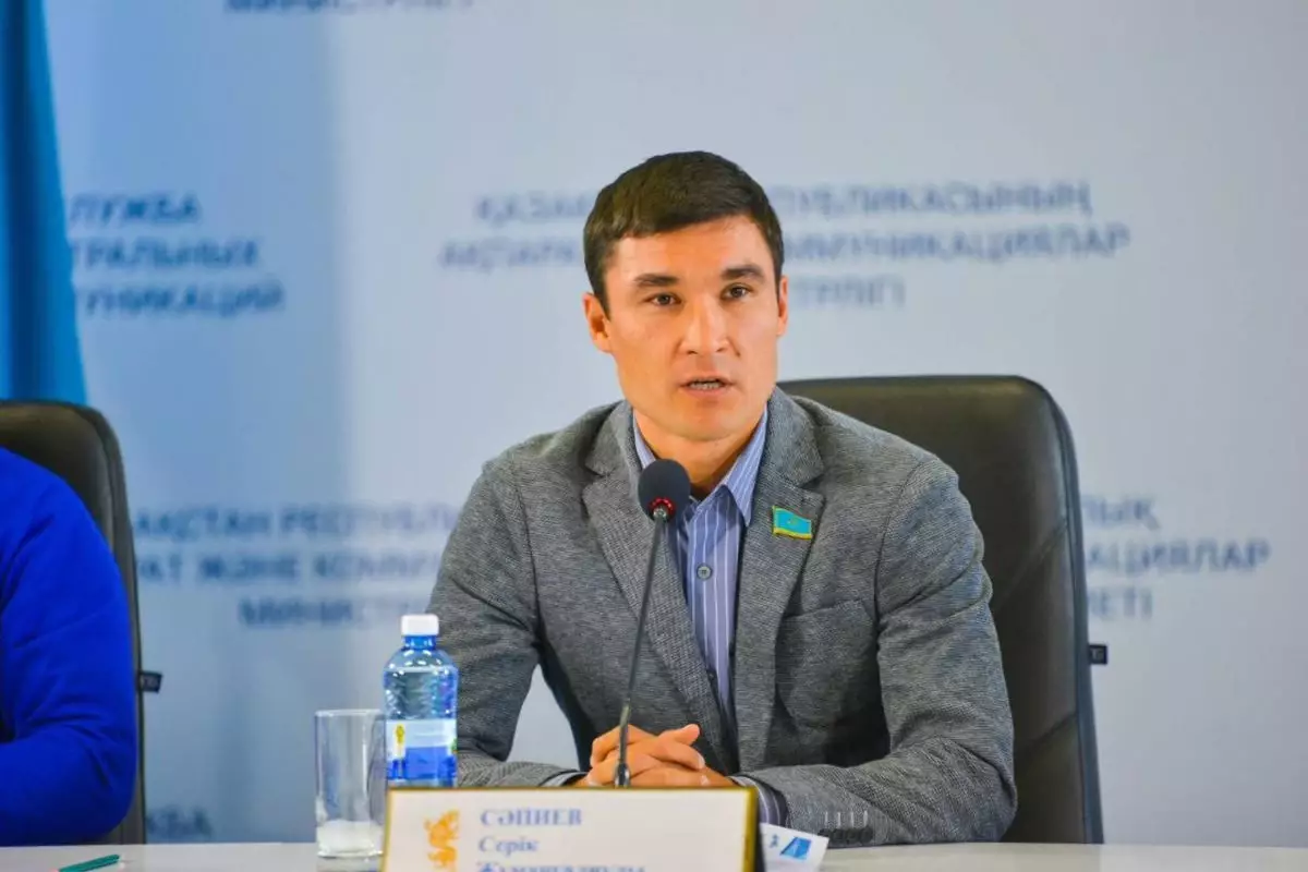 “Мен бұл заңсыз әрекеттерді тоқтаттым” — Серік Сәпиев орынбасарымен болған жанжалға қатысты мәлімдеме жасады