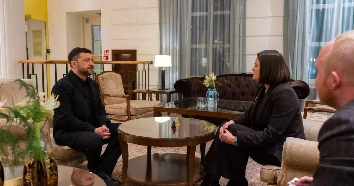  Зеленский Вильнюсте алғаш рет Тихановскаямен кездесті 