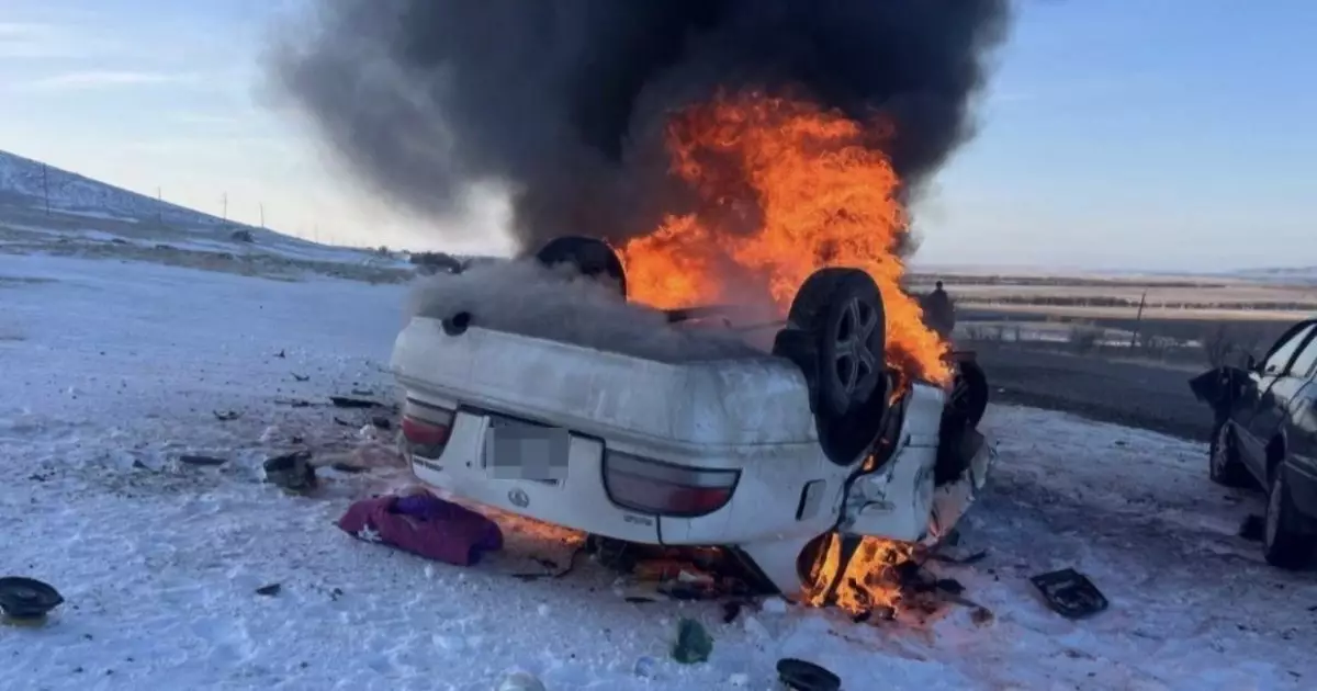  Екі жеңіл көлік бетпе-бет соқтығысып, 5 адам көз жұмды (ВИДЕО) 