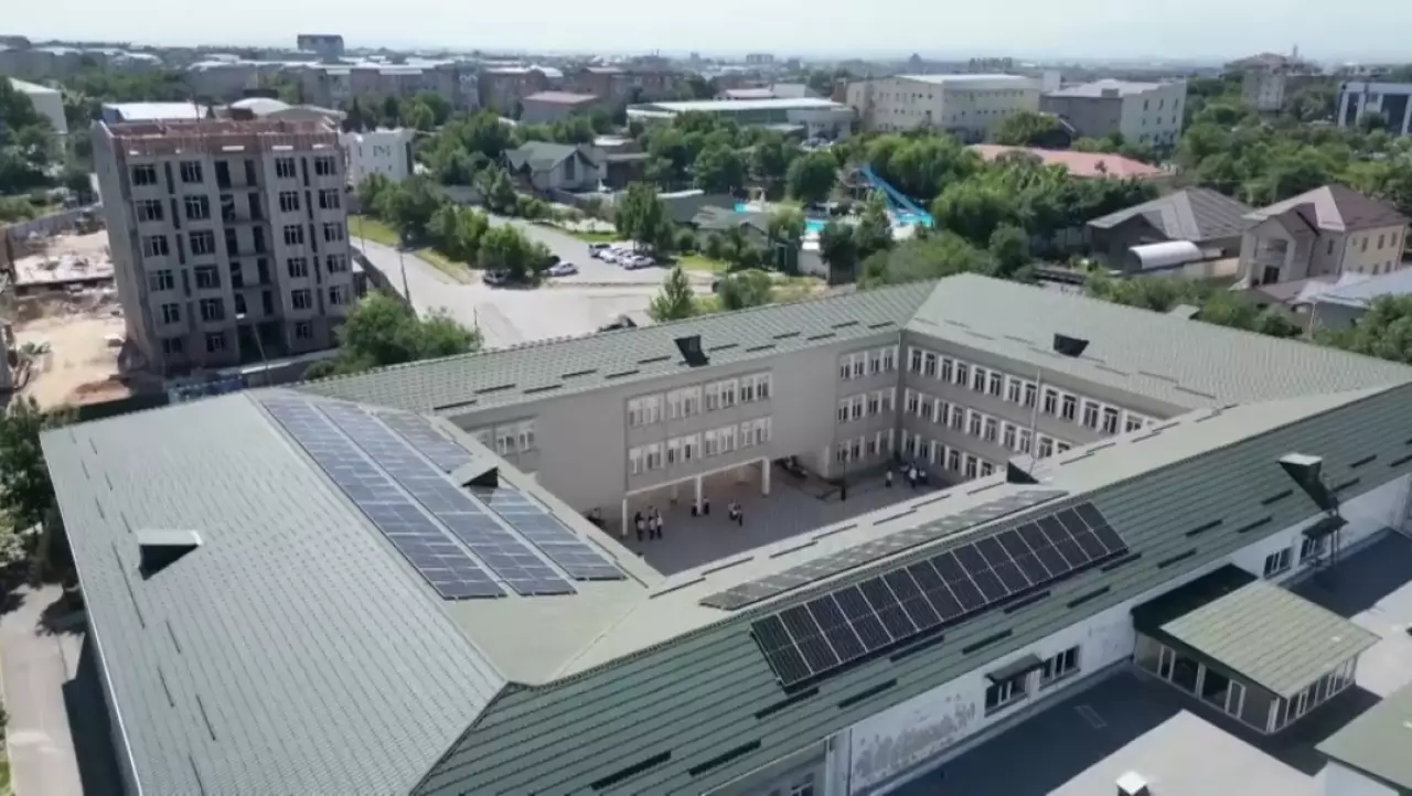 В школах Шымкента тестируют солнечные батареи