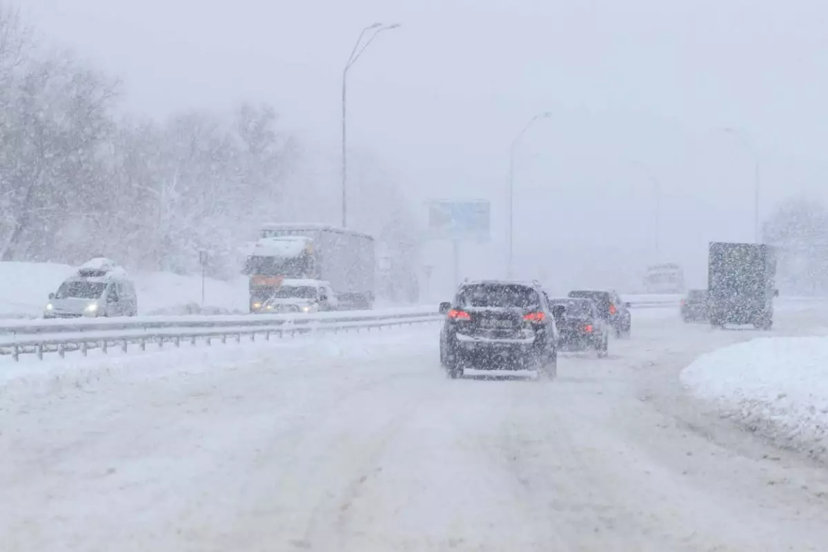 Непогода осложнит движение на республиканских трассах