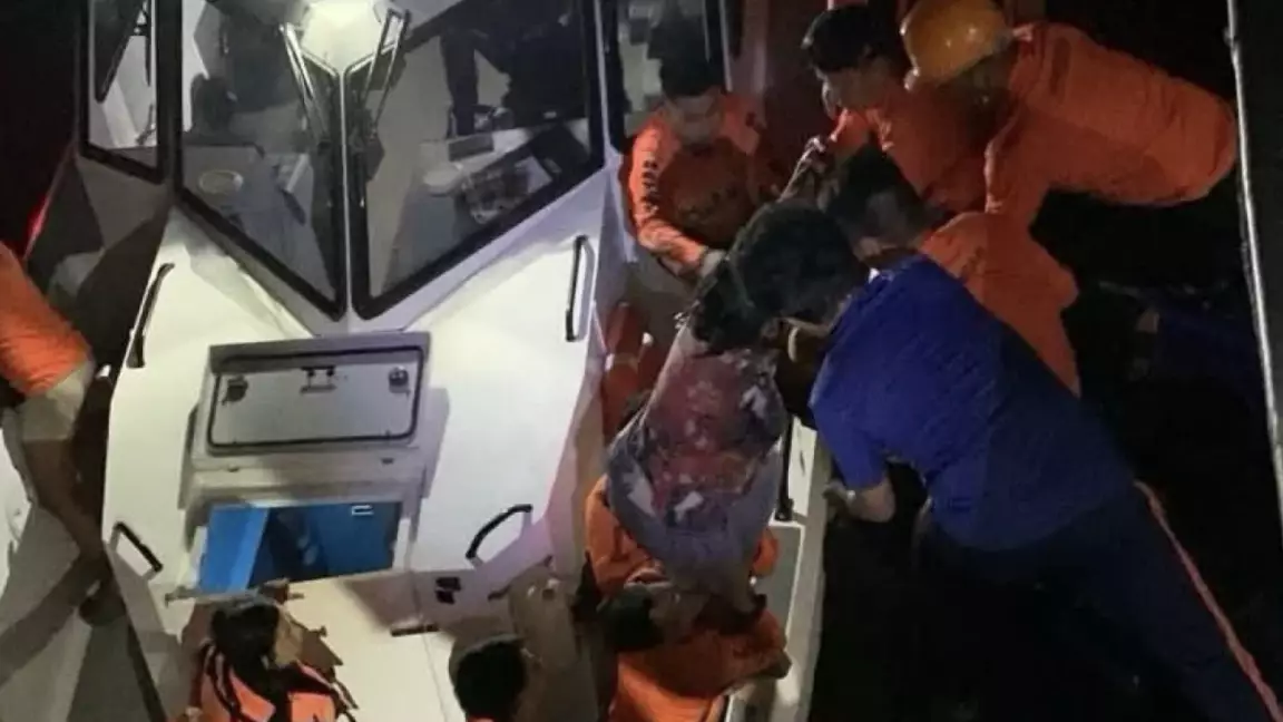 Филиппиннің оңтүстігінде бортында 350-ден аса жолаушысы бар паром суға батып кетті