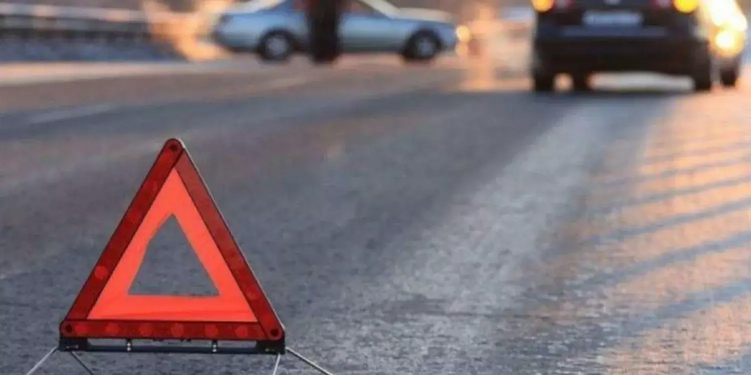 Ақтөбе облысында үш көлік соқтығысып, бірнеше адам көз жұмды