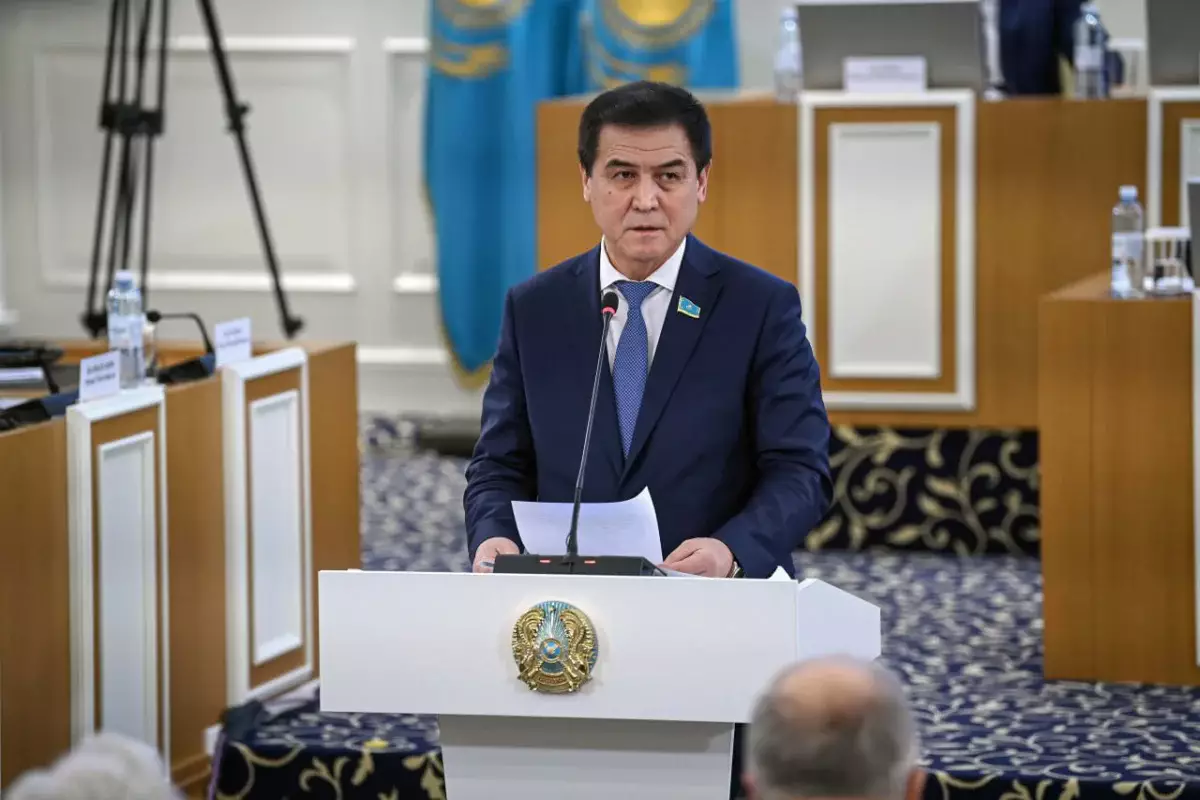 От избрания депутатов до законов: что хотят изменить в Конституции