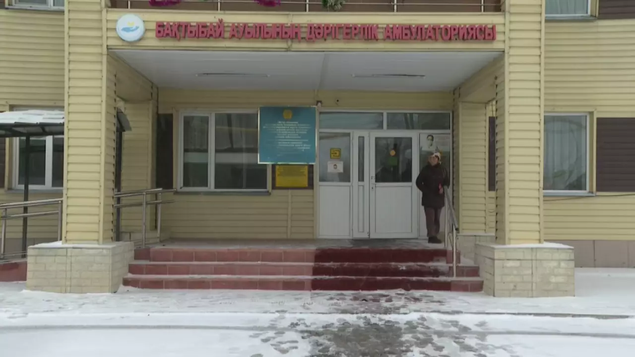 Медиков привлекают подъёмными и жильём в области Жетысу