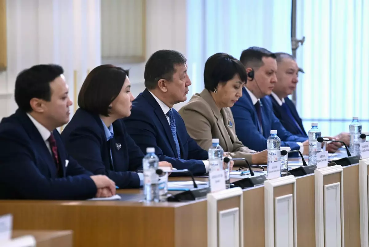 Развитие человеческого капитала предлагают закрепить в Конституции Казахстана