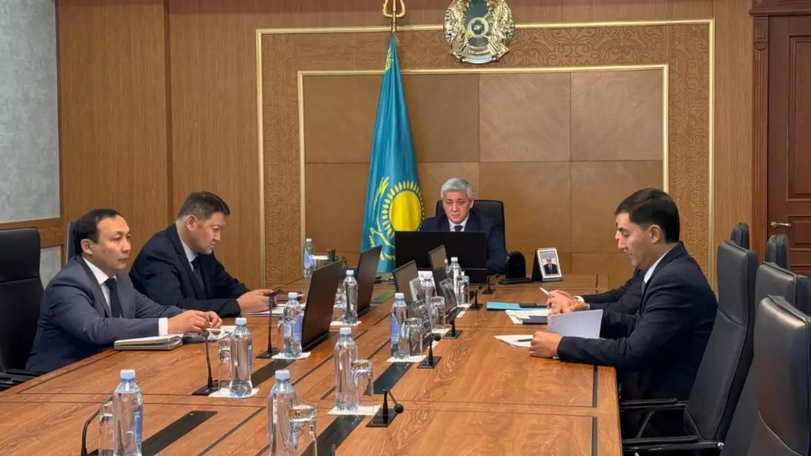 Сәпиев пен Есімхановтың "текетіресі": өңір әкімі не дейді?