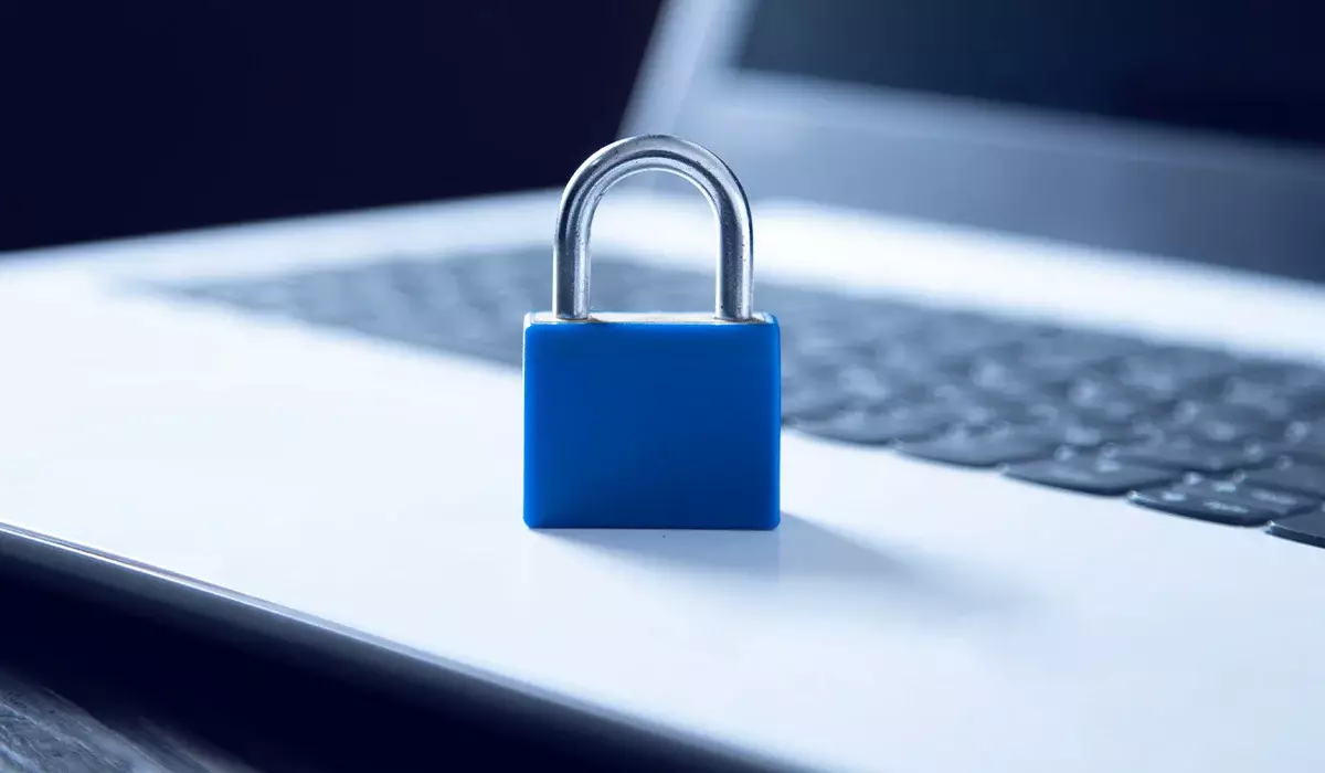 Депутат Конституцияға ар-намыс пен дербес деректерді қорғауға қатысты өзгерістерді ұсынды