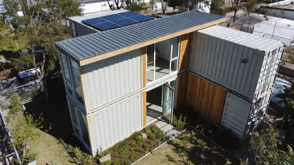 Без кредитов и ипотек: Почему дом из контейнеров в Казахстане - вне закона