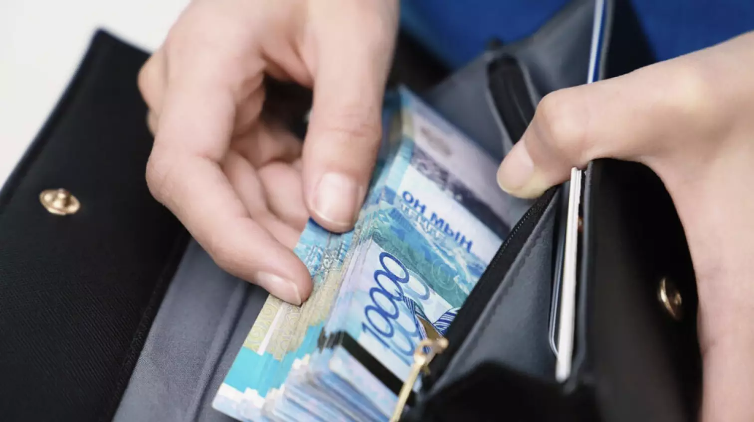 Қазақстанда орташа жалақы 429 мың теңгеден асты