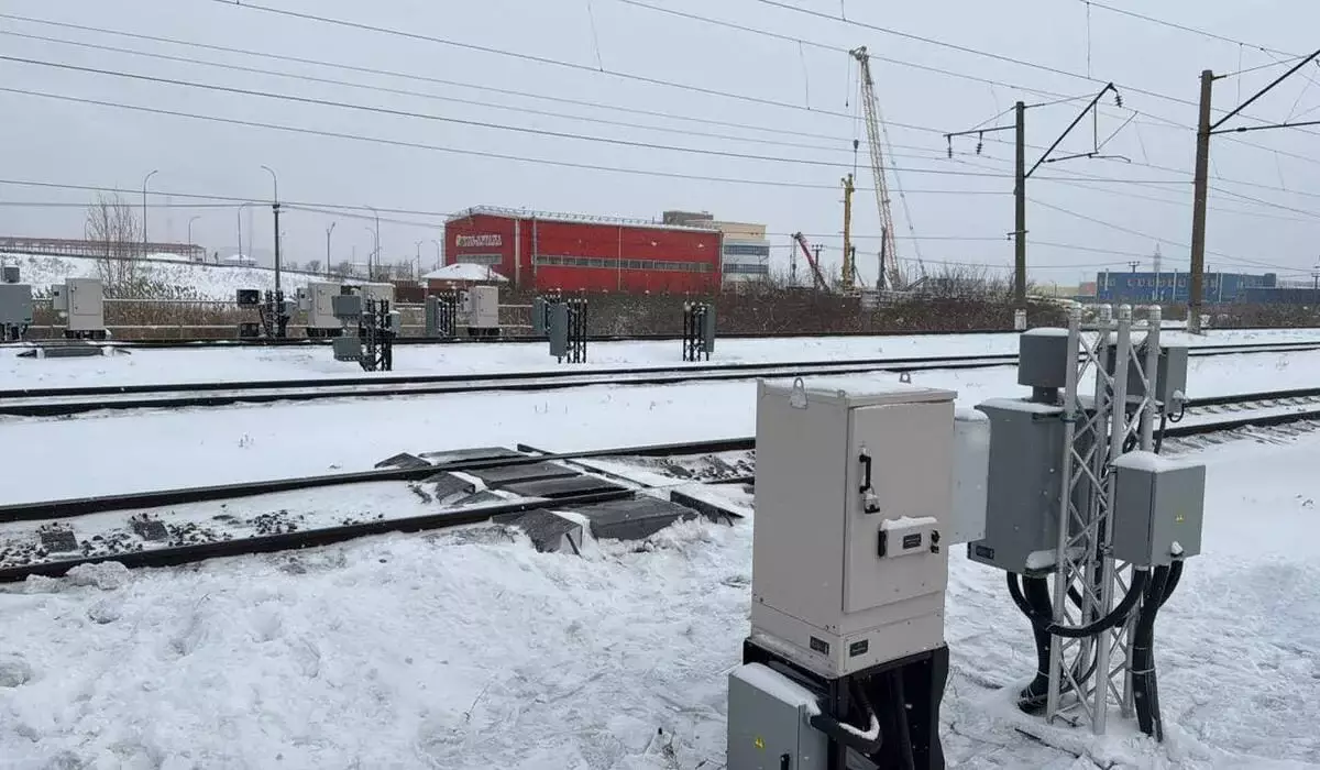 Подросток с друзьями вышел на рельсы перед поездом в Костанае
