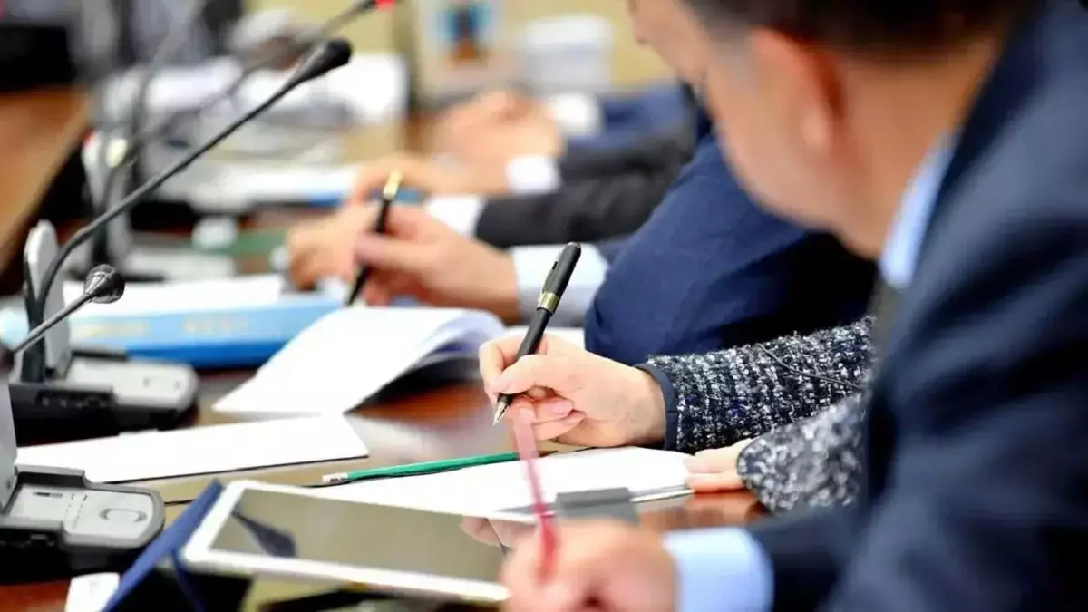 Бір палаталы Құрылтай заң жобаларын бұрынғыдай екі емес, үш оқылымда қарайды