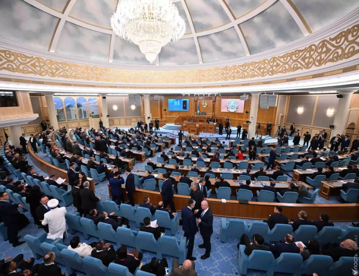 Президентке парламентті таратуға құқық беру ұсынылды