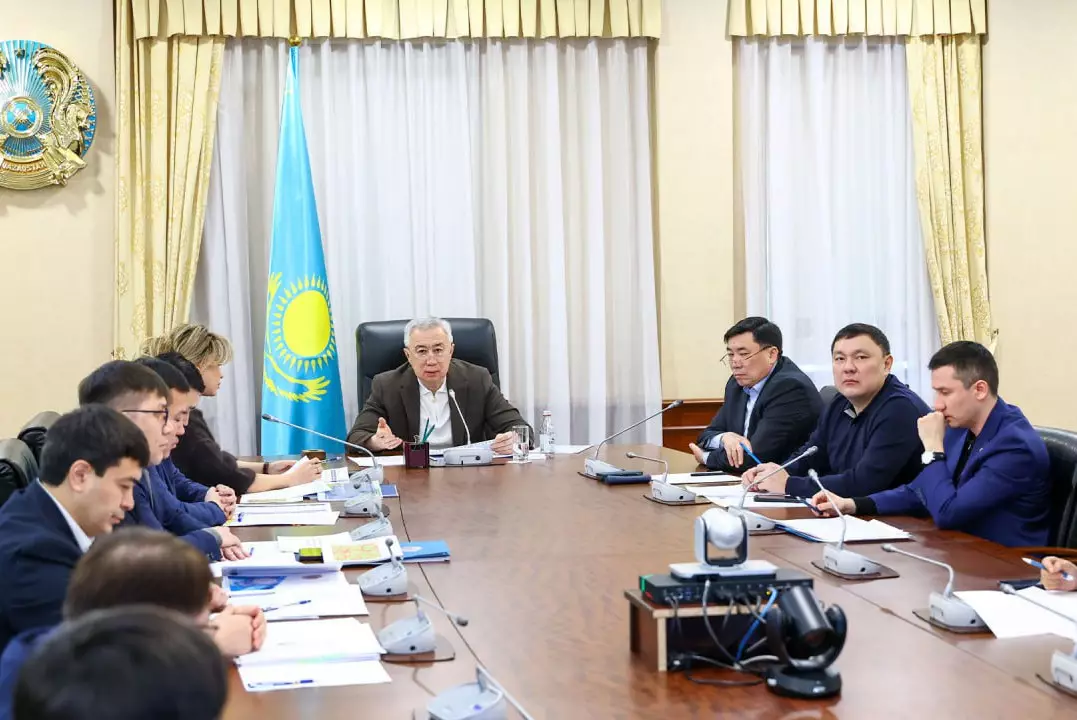 Жумангарин поручил усилить проверки торговых наценок на продукты