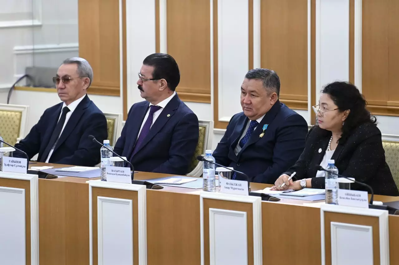 Парламенттік реформа: Құрылтайды қазақ тілін жетік білетін адам басқады