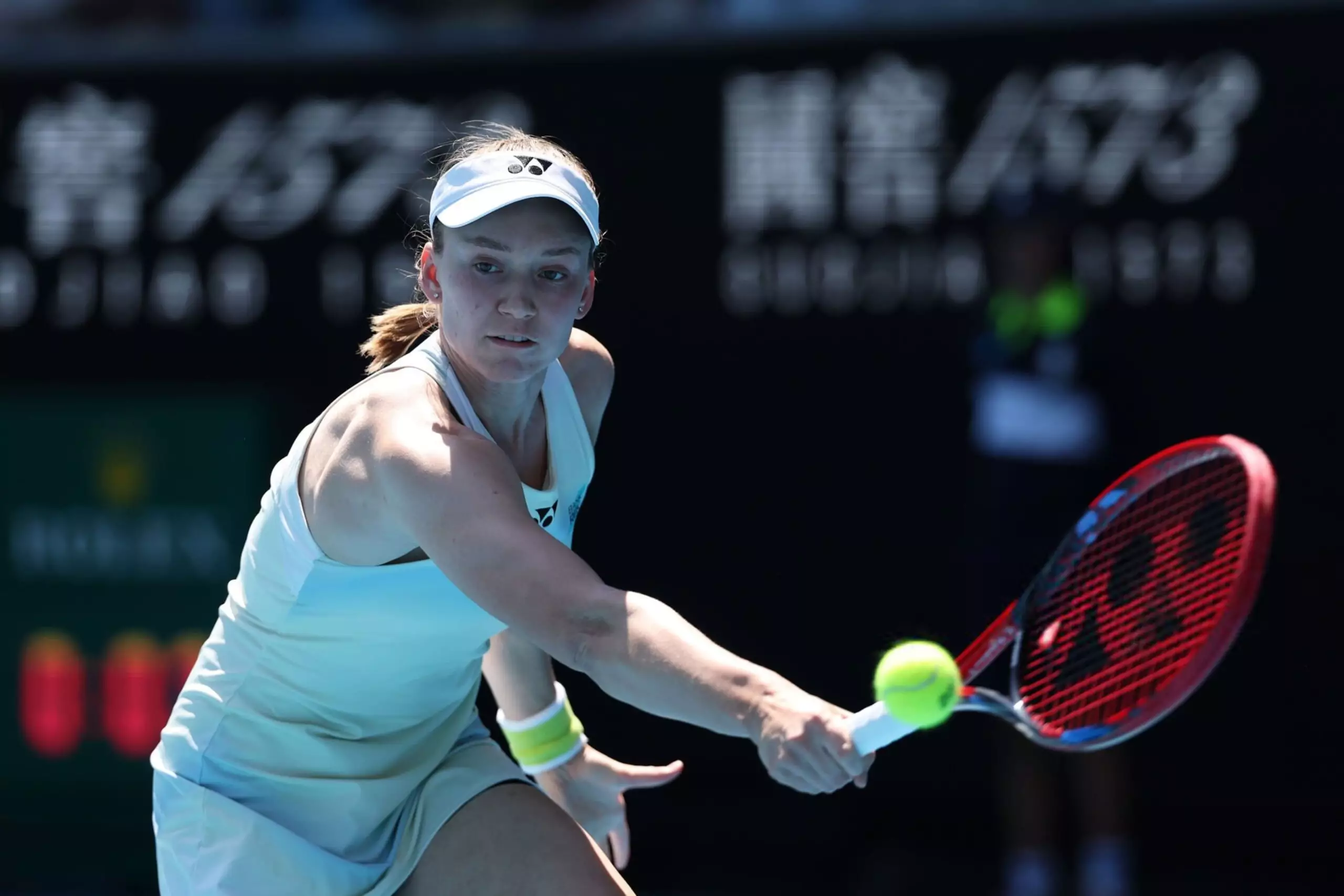 Елена Рыбакина вышла в четвертьфинал Australian Open (видео)