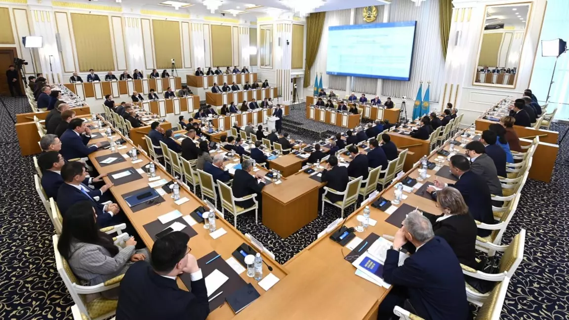 Құрылтай депутаттарына министрлерді қызметінен босатуды талап ету құқығы берілмек