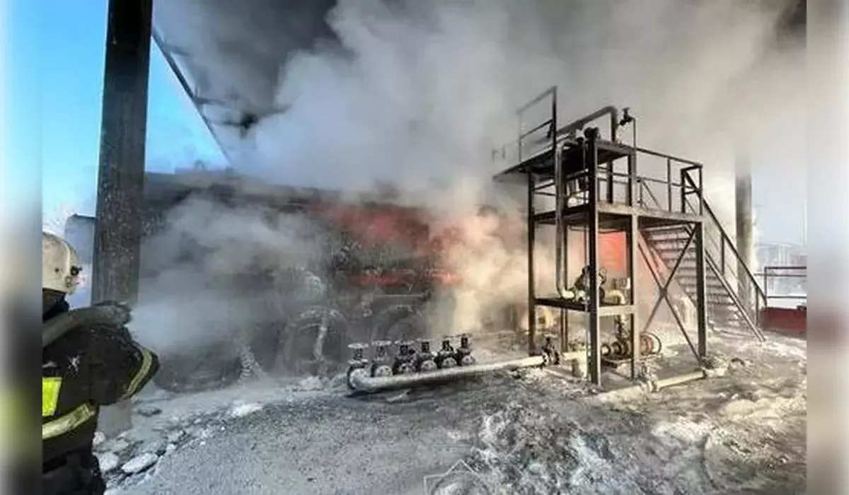 Бензовоз загорелся в пригороде Павлодара, есть пострадавший