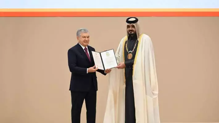 Мирзиёев вручил орден «Шон-шараф» новому президенту ОСА