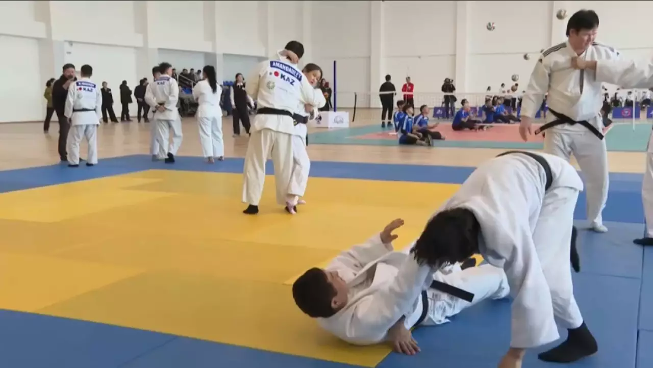 Инклюзивный спортивный комплекс открыли в Актобе