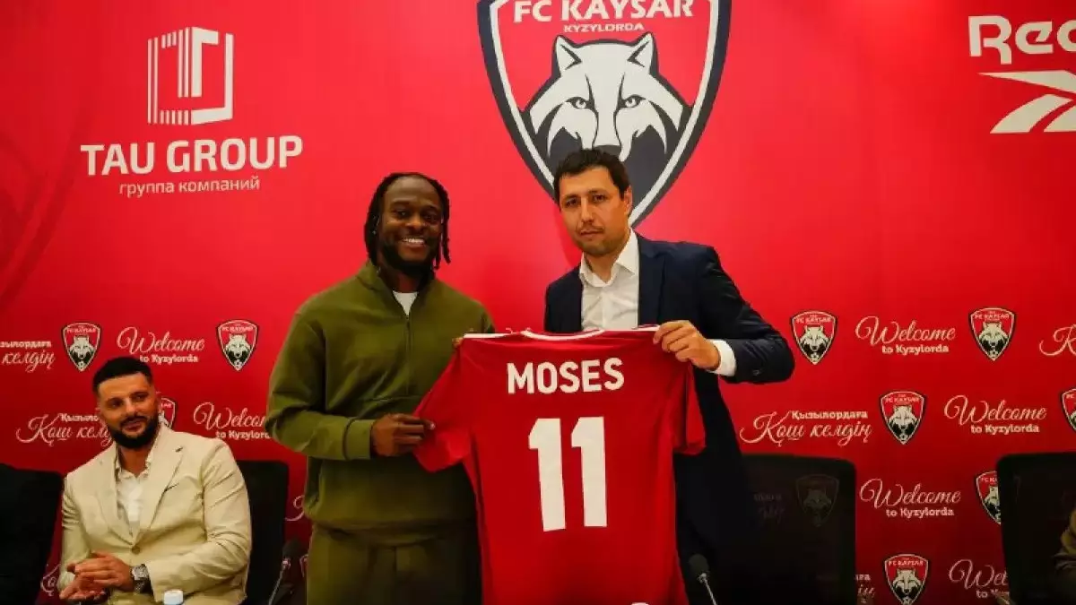 «Ата-анасын діни радикалдар өлтірген». «Қайсарға» келген Виктор Мозес кім?