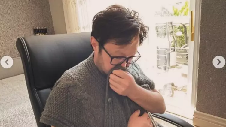 "Жемпірін иіскеп": Ақберен Елгезек ұлы жазушы Мағауин туралы естелігімен бөлісті