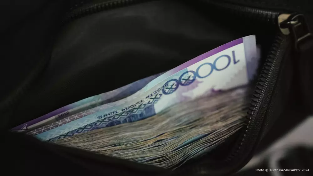 Участникам схемы по “списанию“ кредитов вынесли приговор в Астане