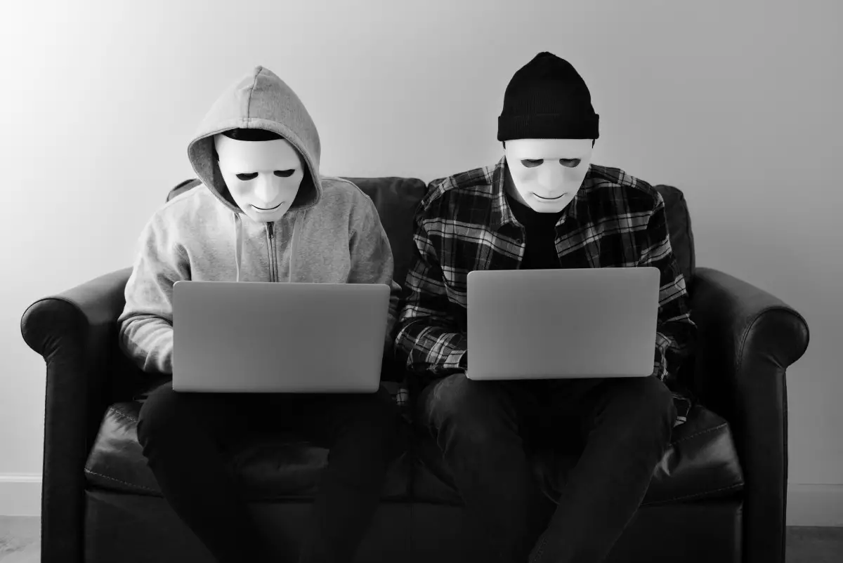 За "списание" кредитов мошенники получили до 9 лет тюрьмы