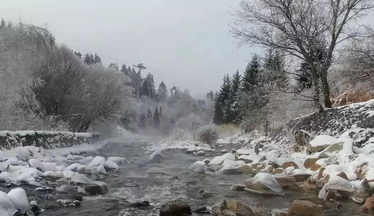 Как спасатели обеспечивают безопасность туристов в горах Алматы