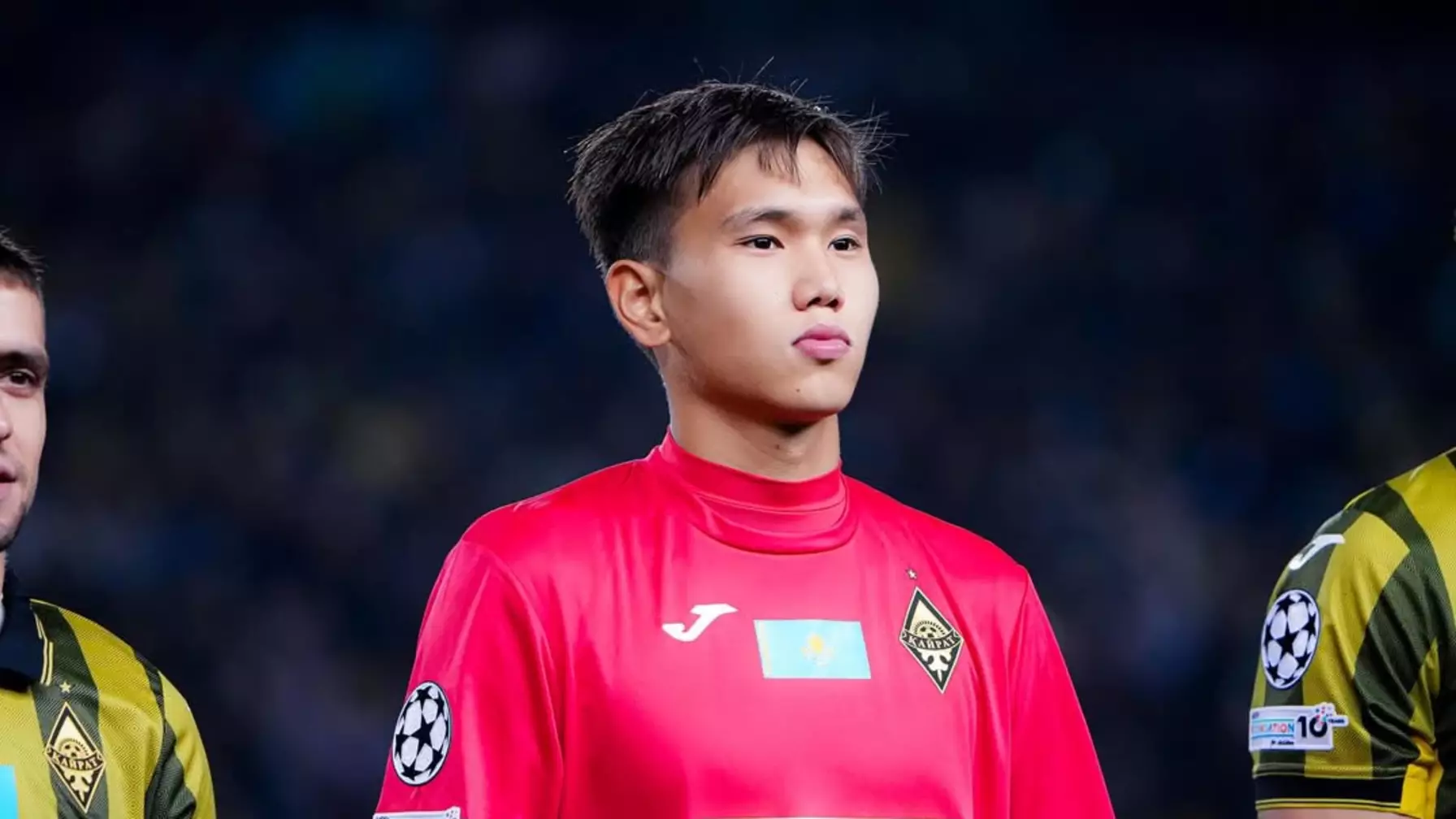 Шерхан Қалмұрза жаңа келісімшартқа қол қойды