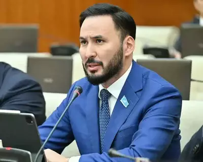 Айдарбек Ходжаназаров: конституционная реформа ориентирована на молодое поколение и создает условия для развития экономики