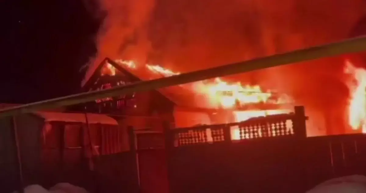 Пожар в частном доме в ЗКО: есть погибшие