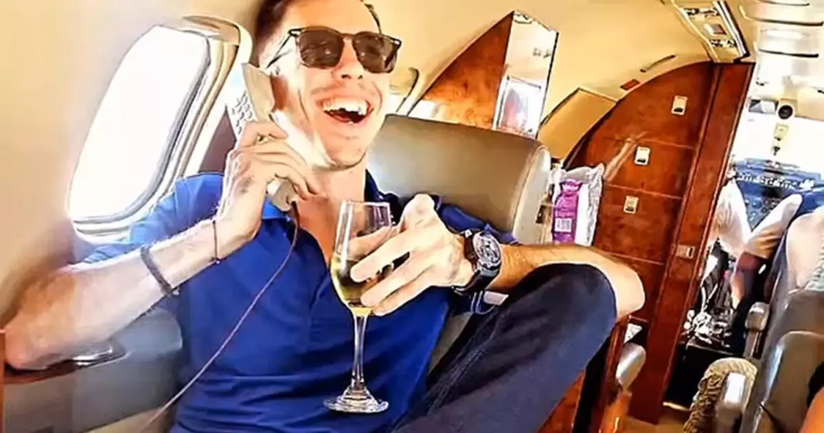  Әлемді тегін аралаған: Канада азаматы 4 жыл бойы өзін ұшқышпын деп алдап келген 