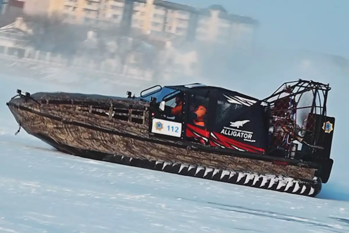 МЧС показало работу cовременной аэролодки в Атырау