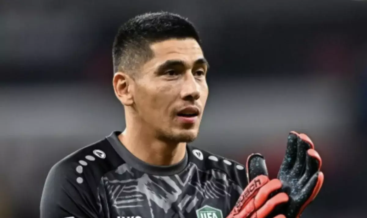 Узбекистан увёл футболиста из Казахстана и сделал его кандидатом в капитаны сборной