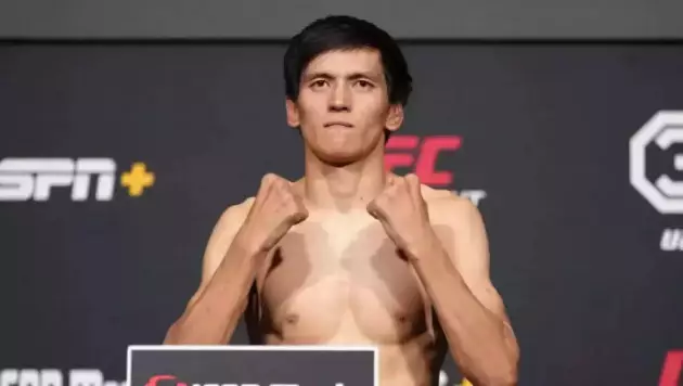 Лига из Узбекистана подписала Азата Максума: известна дата боя