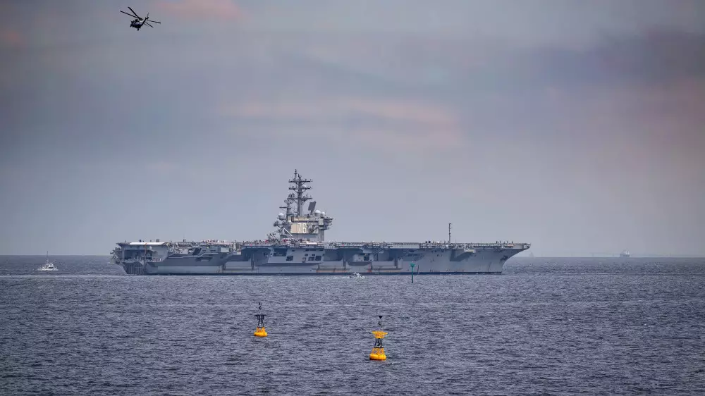 США сосредоточили крупные силы у Ирана, Тегеран просит сделку - Трамп