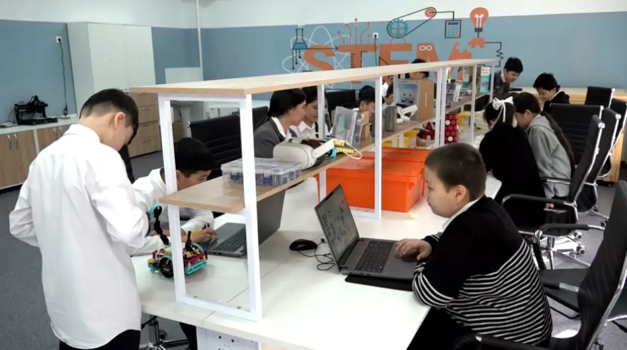 Проект «Келешек мектептері» меняет школьные будни в Мангистауской области