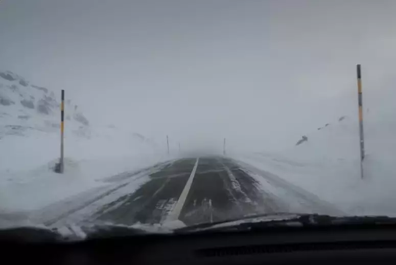 Снег и метель накроют трассы в 12 регионах Казахстана